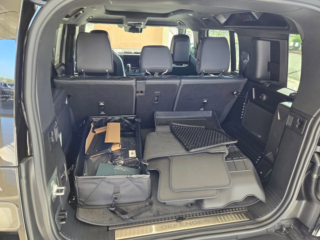 New 2026 Land Rover Defender 110 OCTA AWD/4WD image 15