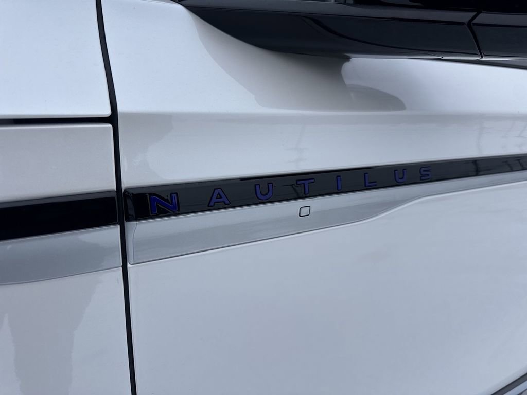 New 2026 Lincoln Nautilus Premier image 27