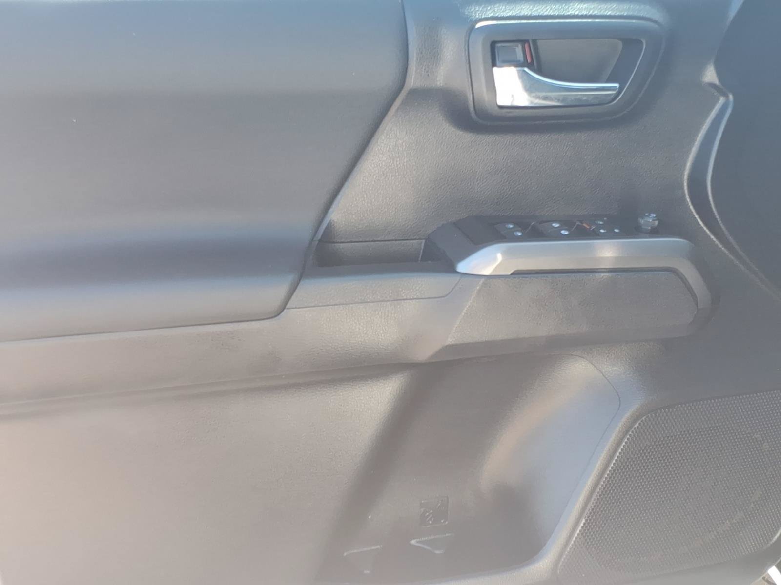 Certified 2020 Toyota Tacoma TRD Sport w/ Technology Package AWD/4WD image 13