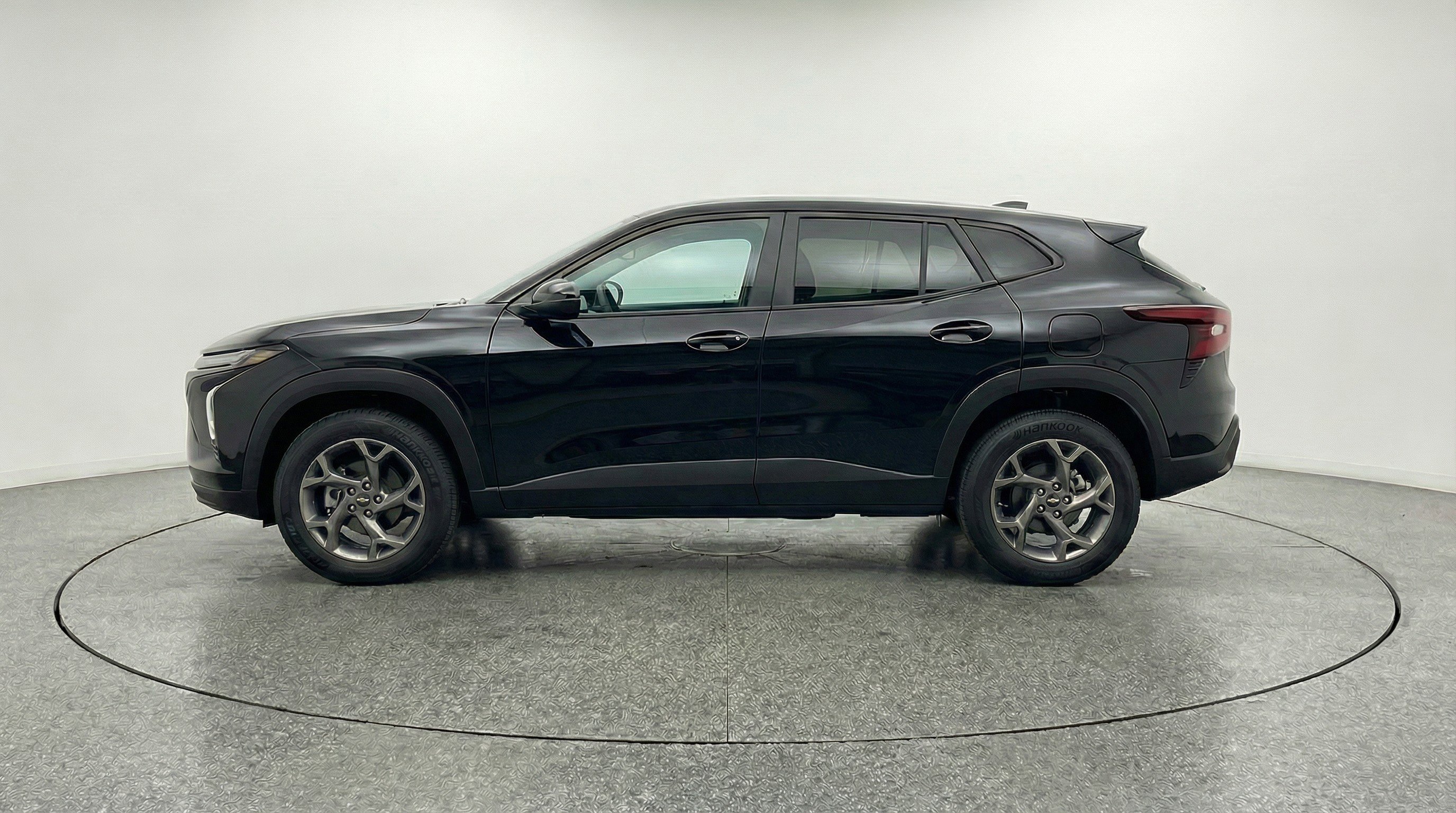 Used 2025 Chevrolet Trax LT w/ LT Convenience Package image 5