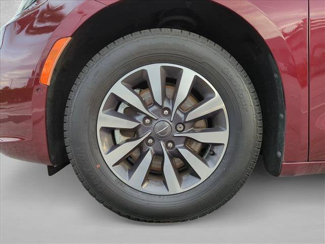 Used 2021 Chrysler Pacifica Touring-L w/ Premium & Safety Sphere Group FWD image 23