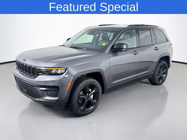 Used 2024 Jeep Grand Cherokee Altitude AWD/4WD image 1