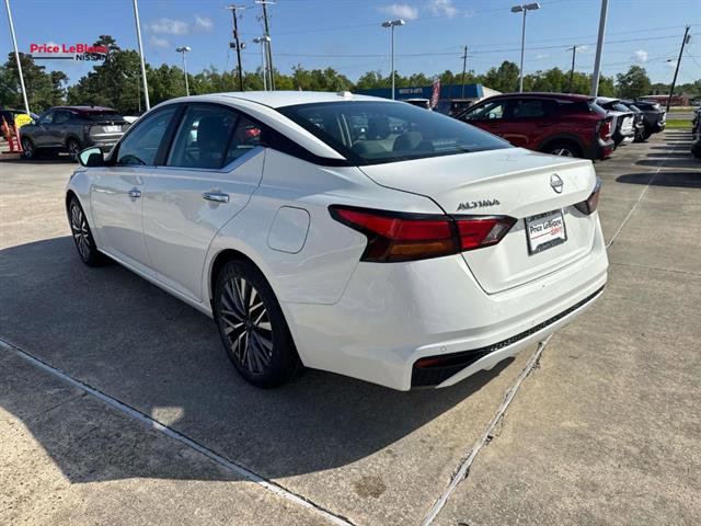 Used 2025 Nissan Altima 2.5 SV FWD image 5