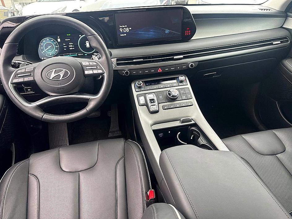 Certified 2025 Hyundai Palisade SEL image 11