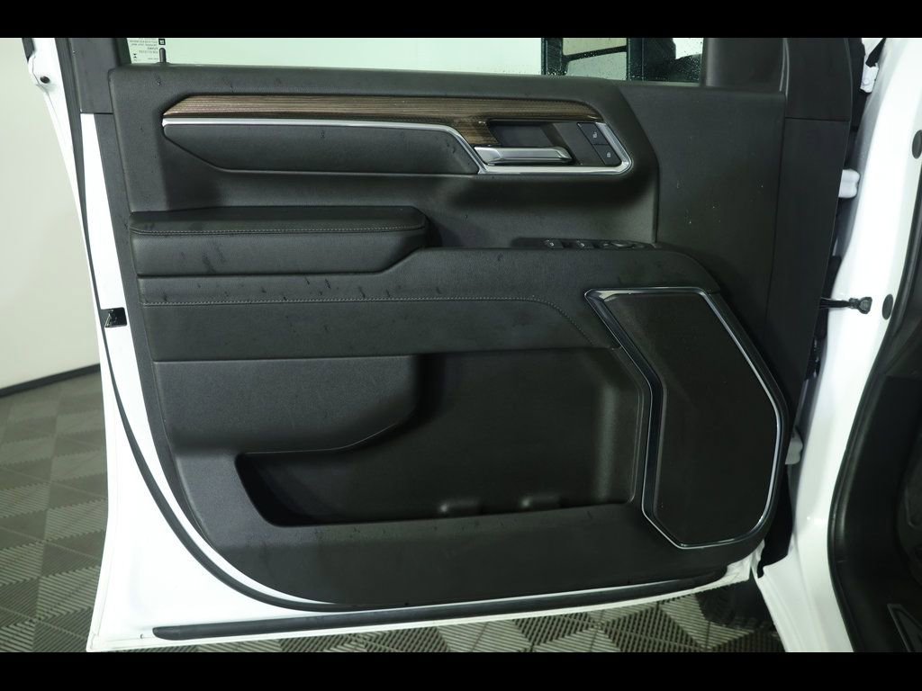 Used 2024 Chevrolet Silverado 2500 LT AWD/4WD image 21