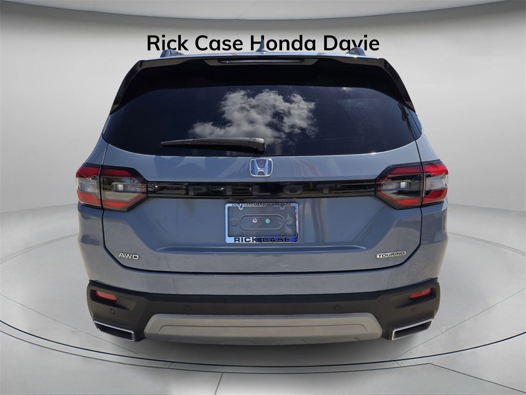 Certified 2024 Honda Pilot Touring image 6