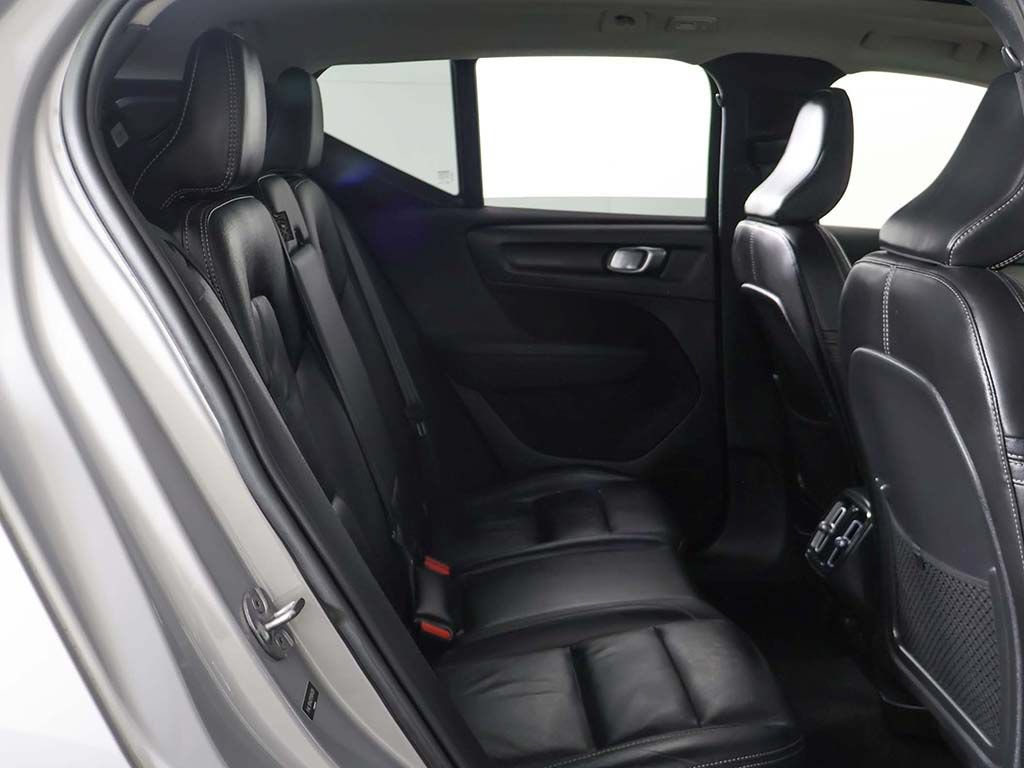 Used 2023 Volvo XC40 B5 Plus w/ Climate Package AWD/4WD image 31