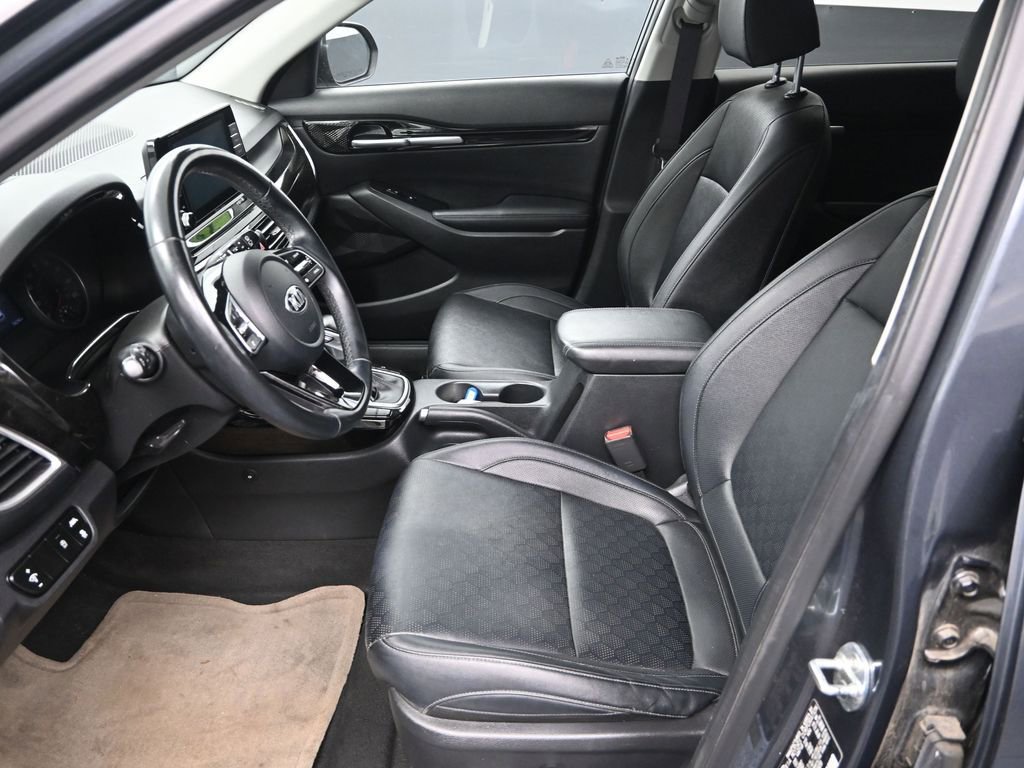 Certified 2021 Kia Seltos EX image 14
