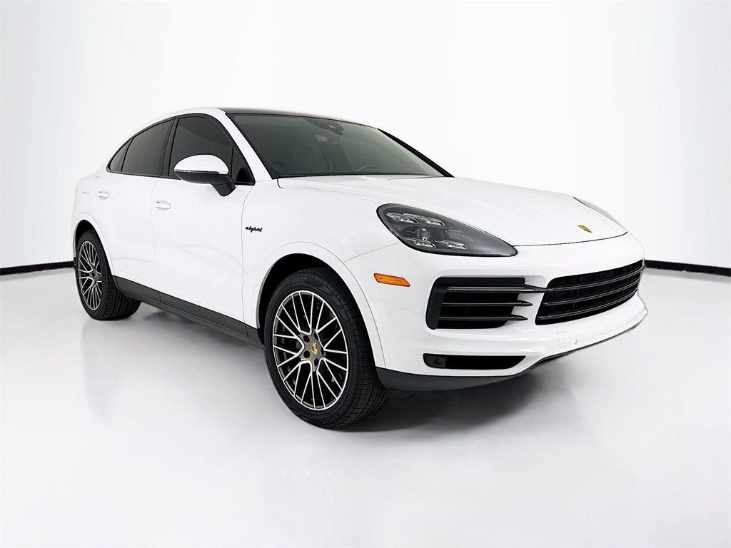 Used 2022 Porsche Cayenne Platinum Edition image 7