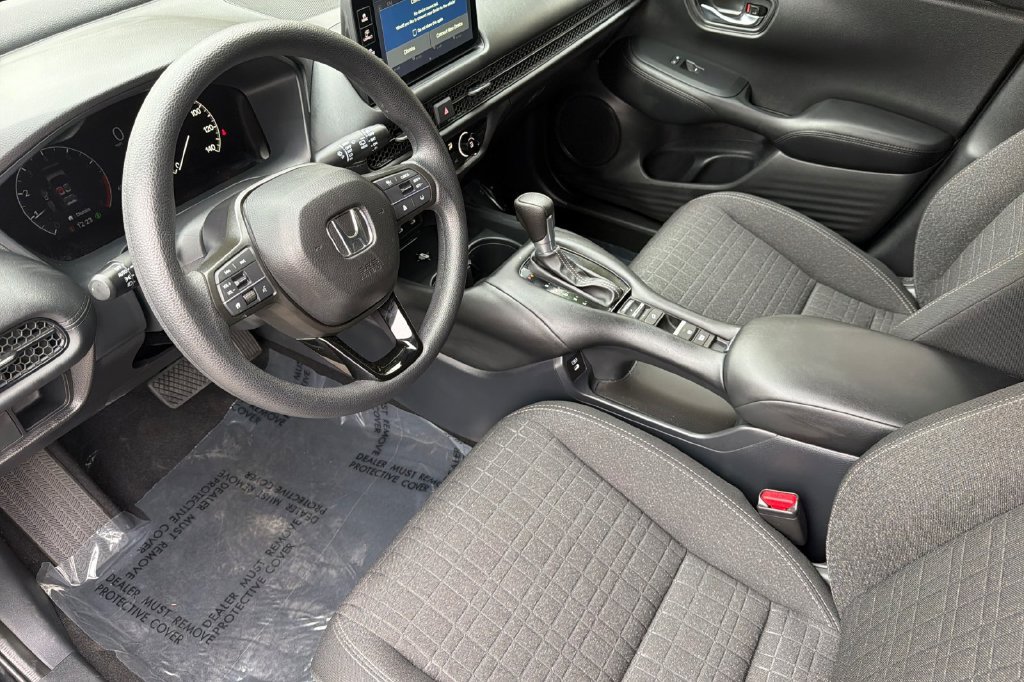 Used 2027 Honda HR-V LX image 3