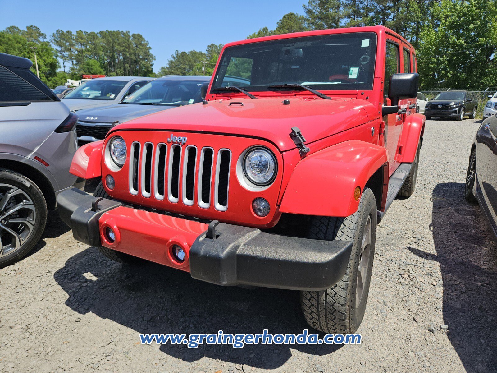Used 2017 Jeep Wrangler Unlimited Sahara image 2