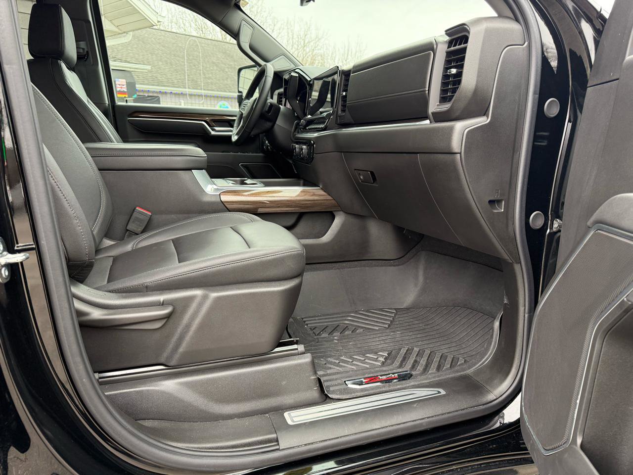 Used 2025 Chevrolet Silverado 2500 LT w/ Trail Boss Package image 11