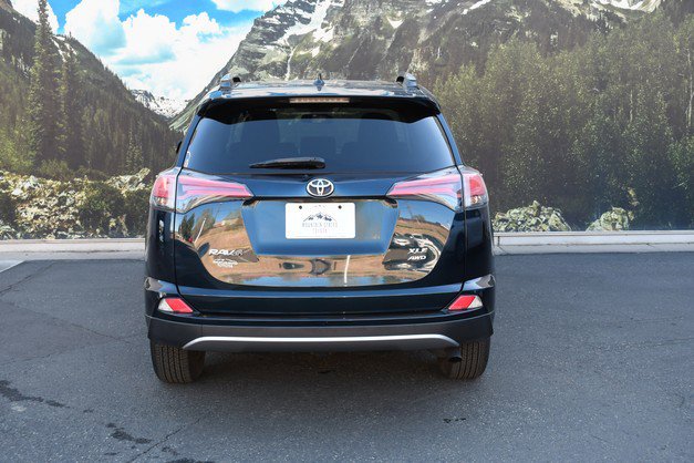 Used 2017 Toyota RAV4 XLE w/ Carpet Mat Package image 10
