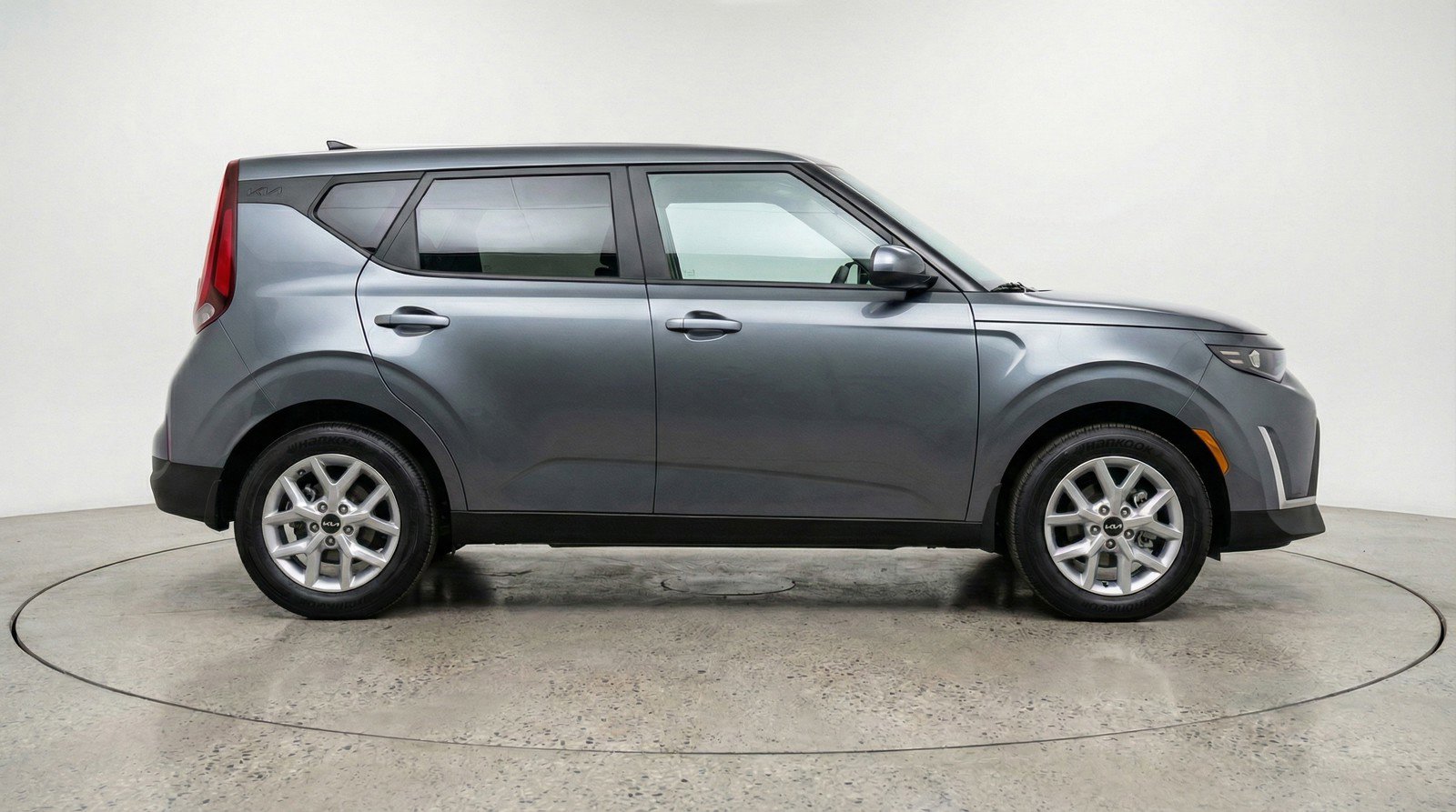 Used 2025 Kia Soul LX w/ LX Technology Package image 11