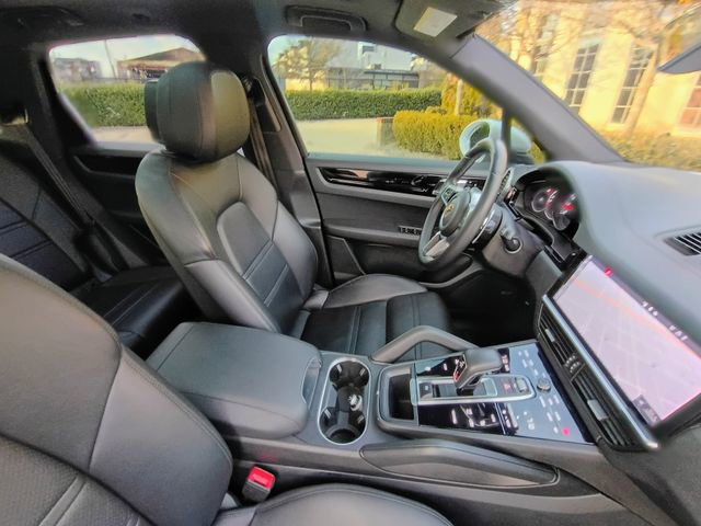 Used 2020 Porsche Cayenne image 47