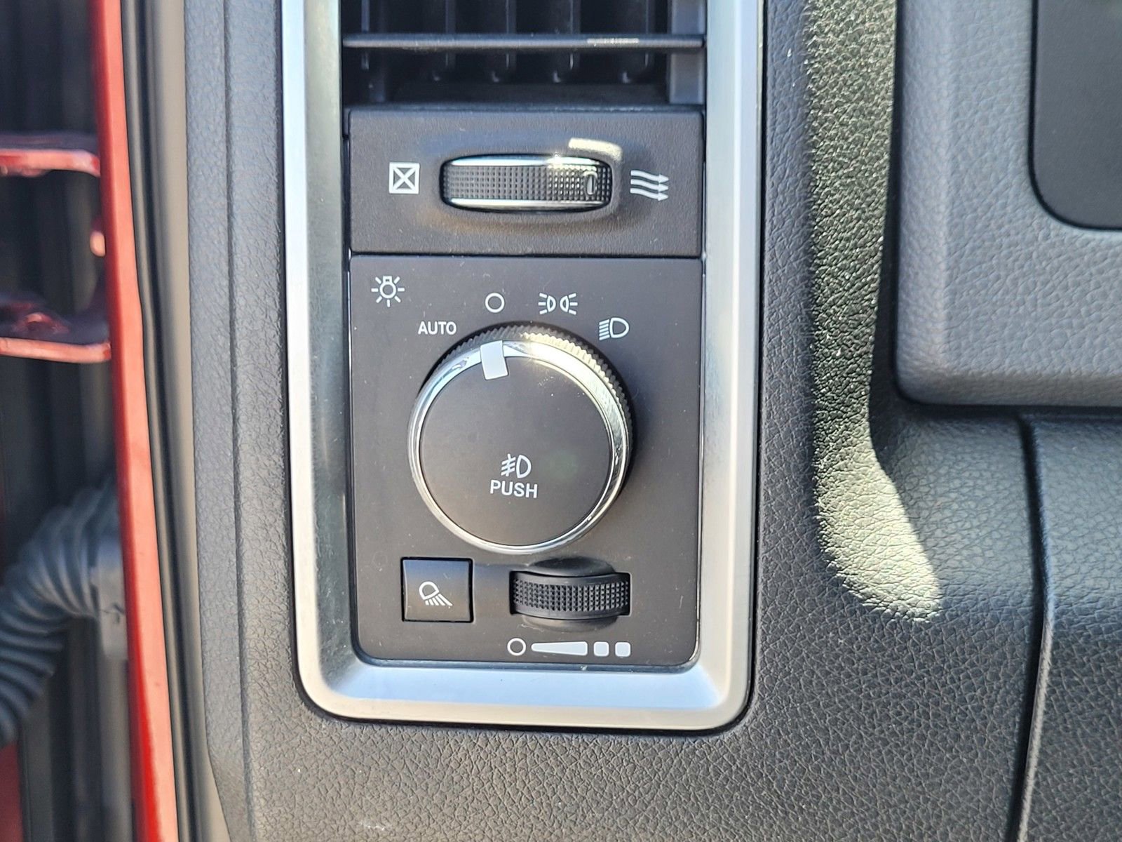 Used 2017 RAM 1500 Big Horn RWD image 25