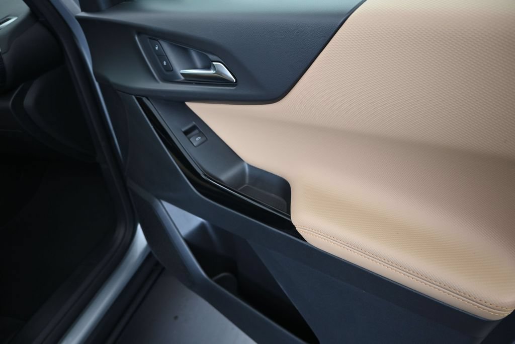 New 2026 Chevrolet Equinox ACTIV w/ Convenience Package III FWD image 23