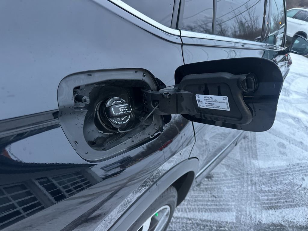 Used 2021 Volkswagen Tiguan SEL Premium R-Line w/ 3rd Row Seat Package image 44