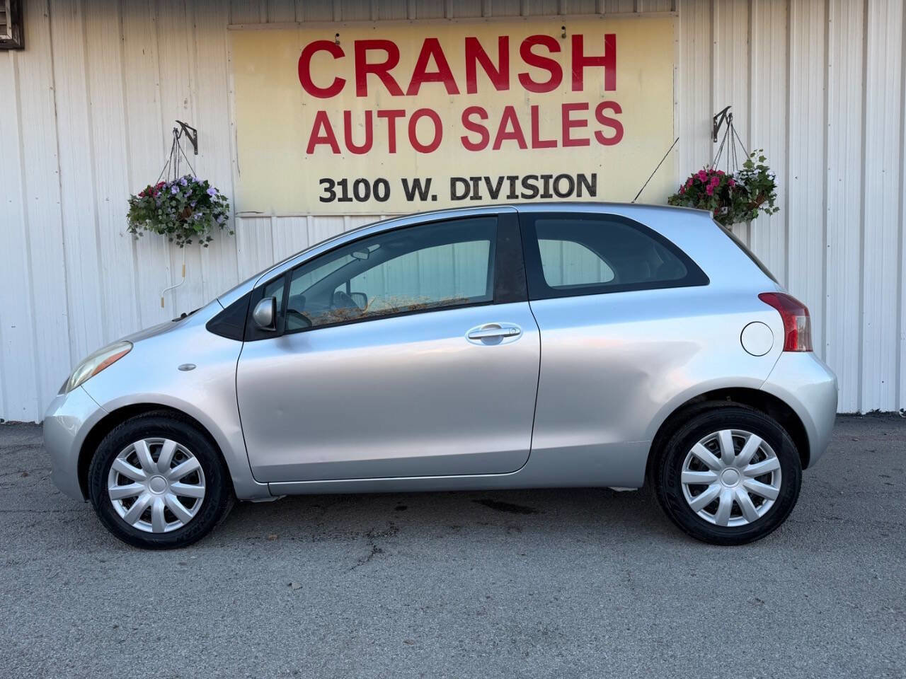 Used 2007 Toyota Yaris 2-Door Hatchback image 7