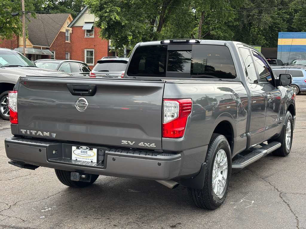 Used 2019 Nissan Titan SV w/ SV Convenience Package AWD/4WD image 8