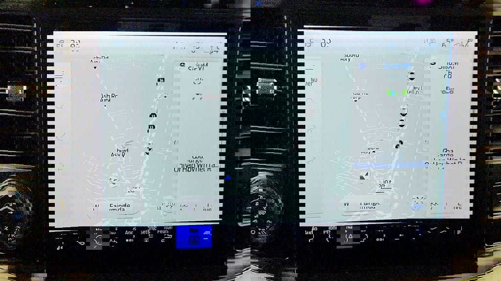 Used 2025 Ford F150 Lariat w/ Equipment Group 502A High image 19