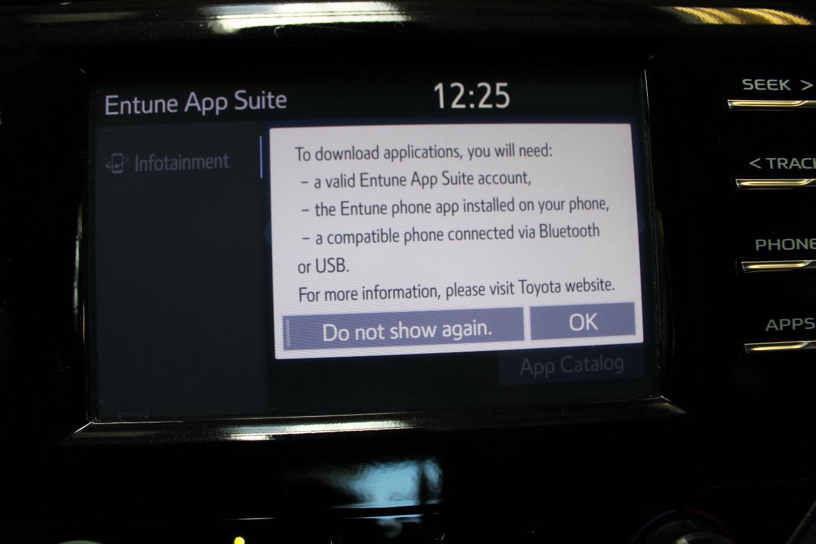Used 2018 Toyota Camry LE FWD image 18