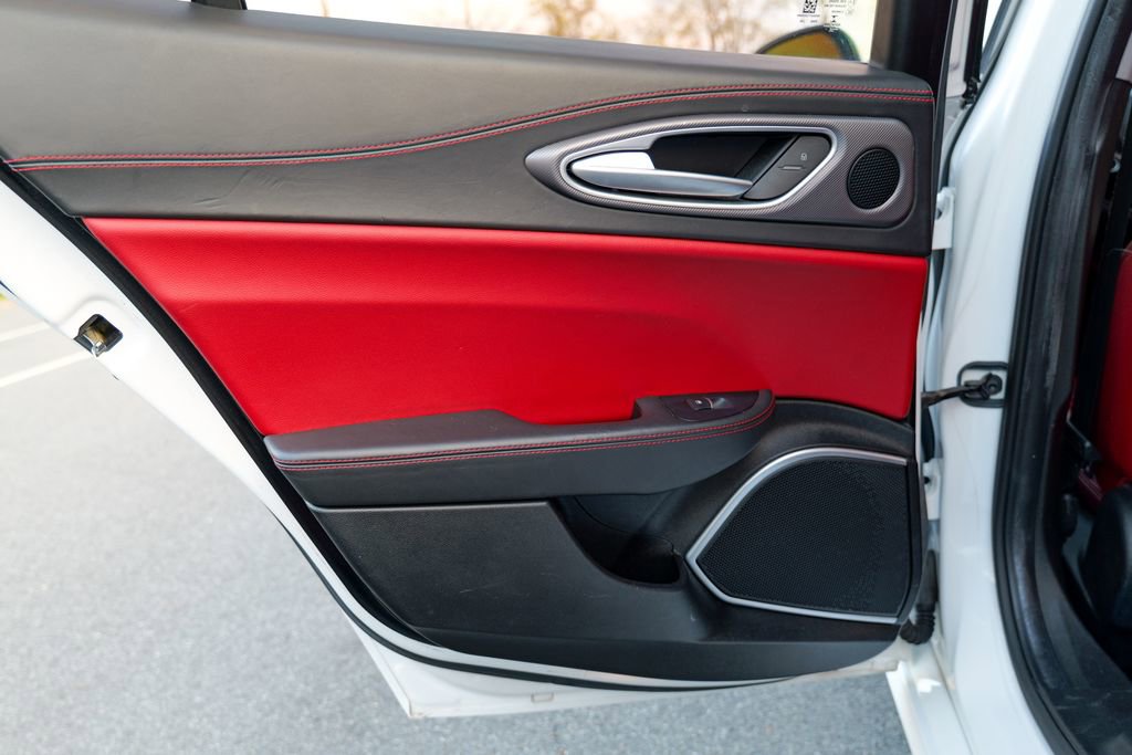 Used 2017 Alfa Romeo Giulia Ti w/ TI 19" Sport Package AWD/4WD image 26