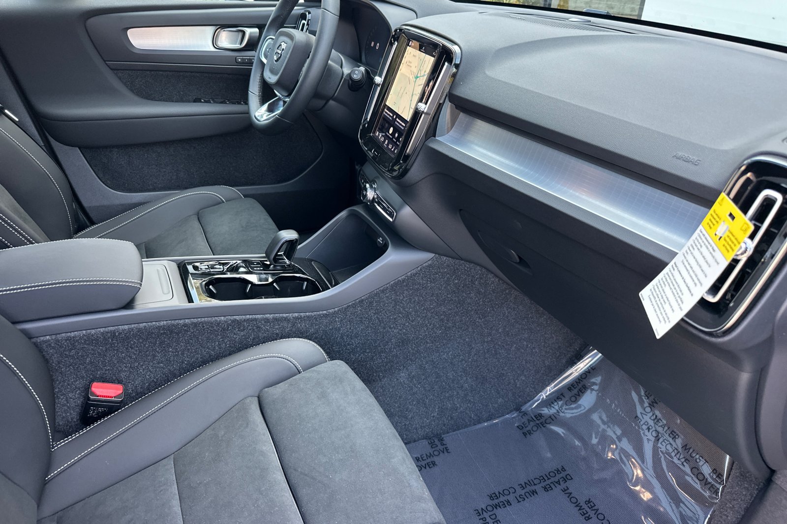 New 2026 Volvo XC40 B5 Ultra w/ Climate Package AWD/4WD image 13