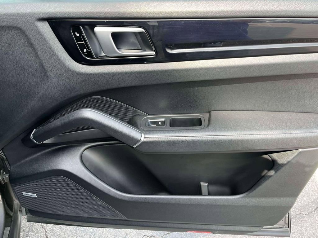 Used 2019 Porsche Cayenne image 21