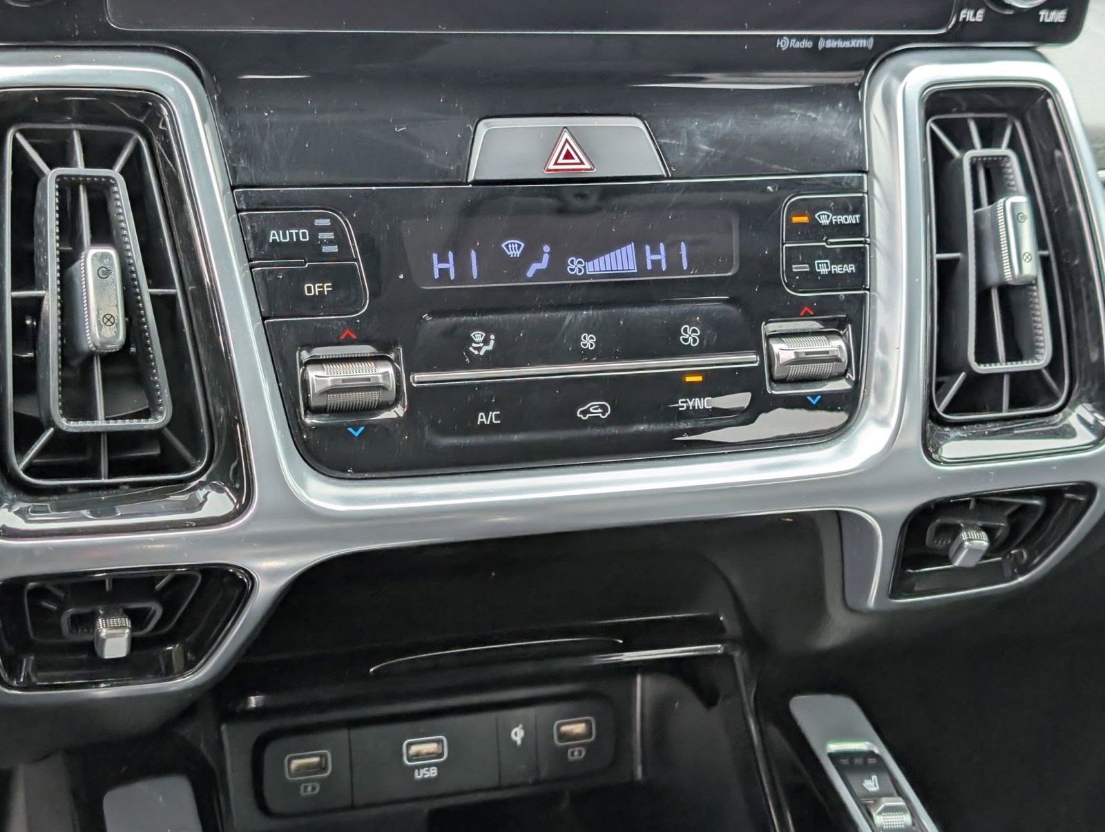 Used 2023 Kia Sorento SX image 21