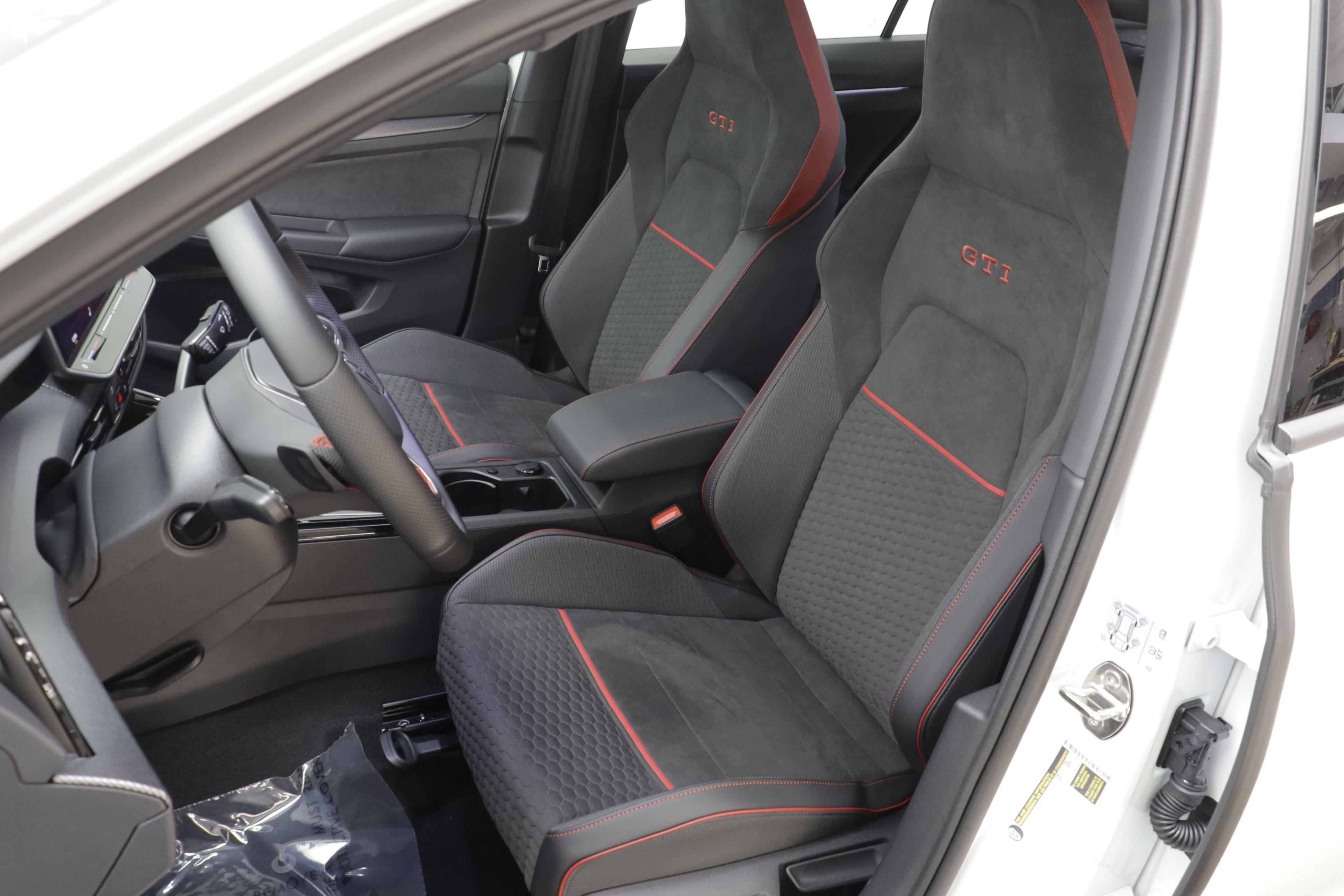 New 2026 Volkswagen GTI SE FWD image 15