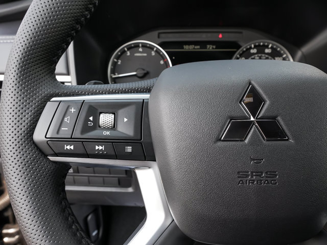 New 2026 Mitsubishi Outlander LE AWD/4WD image 20