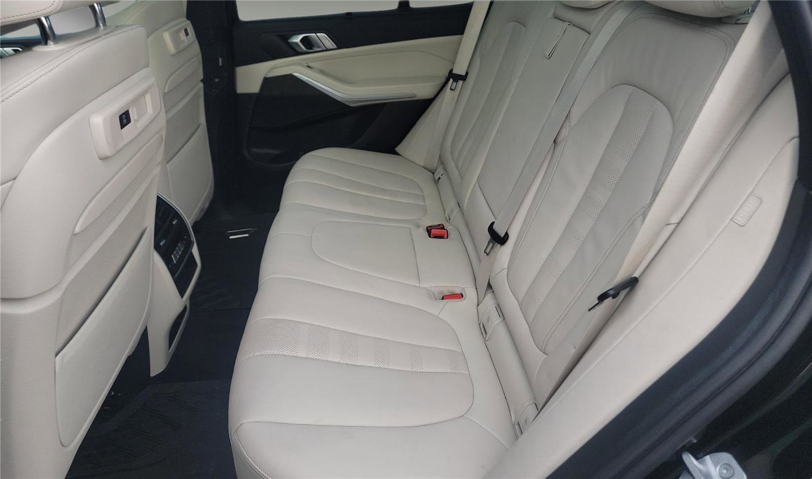 Used 2022 BMW X5 xDrive40i w/ Premium Enhanced Package AWD/4WD image 12