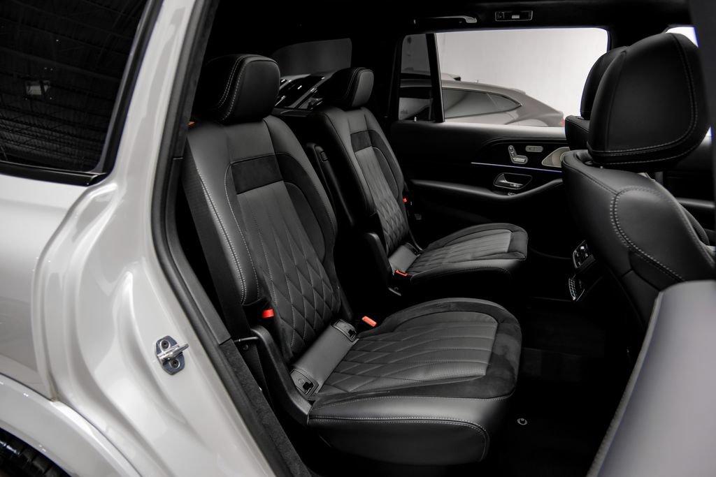 Used 2025 Mercedes-Benz GLS 63 AMG 4MATIC image 44
