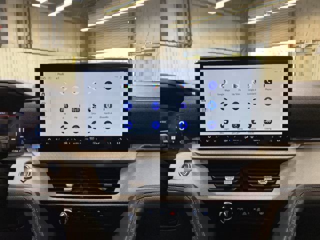 Used 2025 Ford Explorer Active image 40