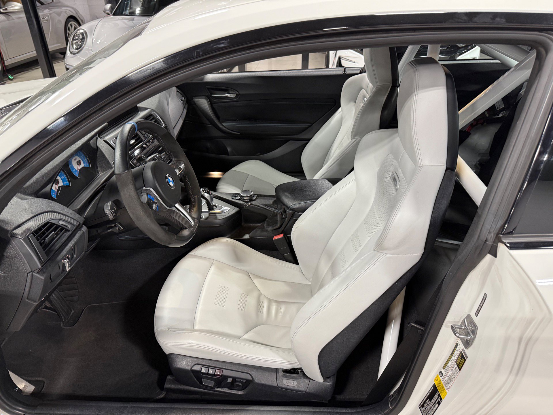 Used 2016 BMW M2 RWD image 31