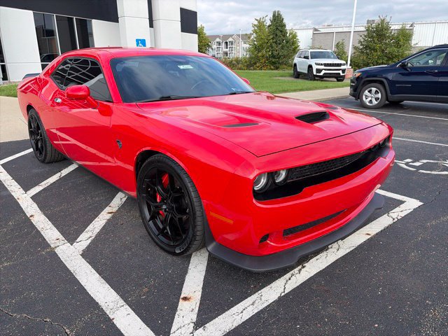 Used 2015 Dodge Challenger SRT Hellcat RWD image 2