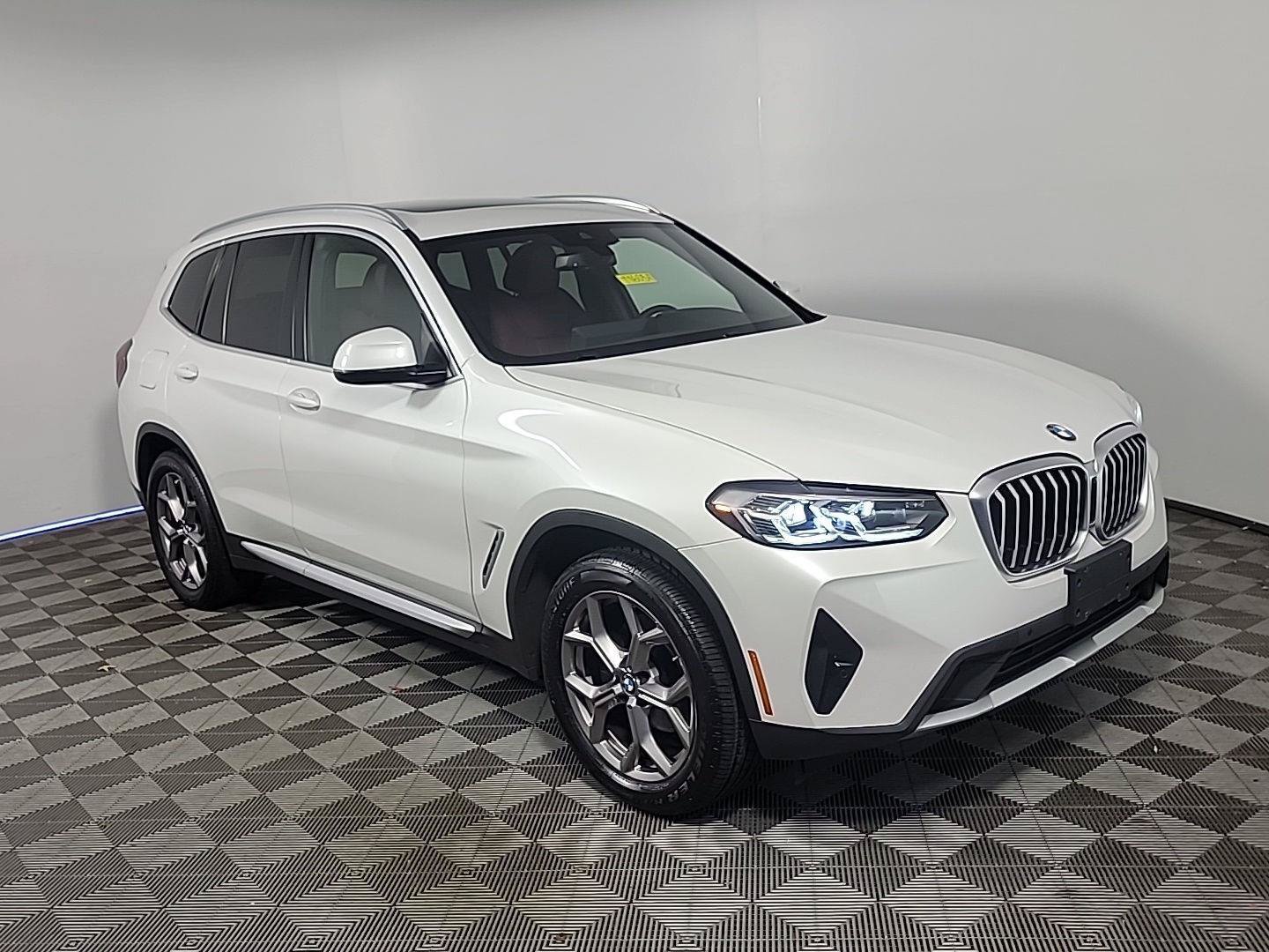 Used 2022 BMW X3 xDrive30i w/ Premium Package 2 AWD/4WD image 1