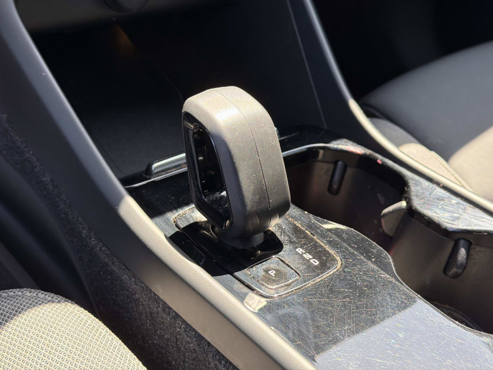Certified 2023 Volvo C40 Recharge Core w/ Protection Package Premier AWD/4WD image 8