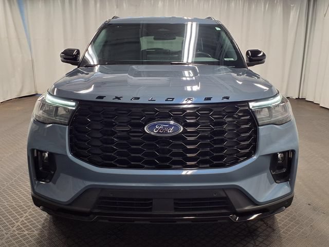 Certified 2025 Ford Explorer ST-Line AWD/4WD image 4