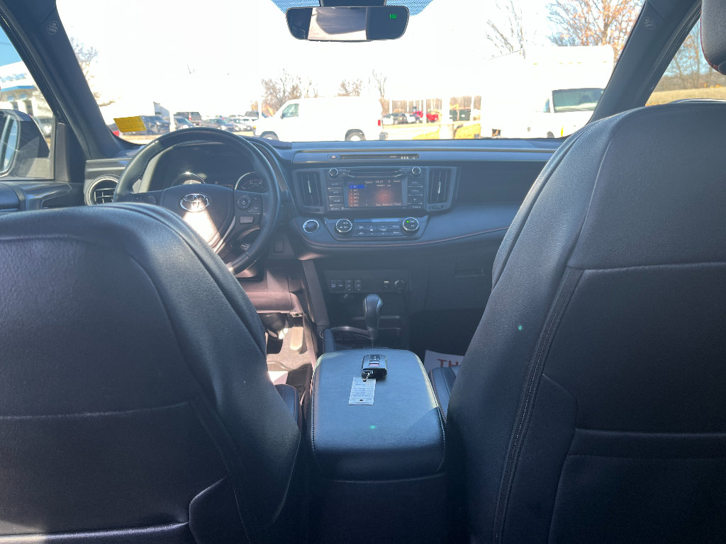 Used 2018 Toyota RAV4 SE w/ Power Extra Value Package image 16