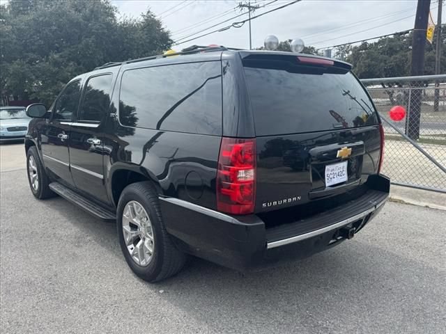 Used 2014 Chevrolet Suburban LTZ RWD image 5