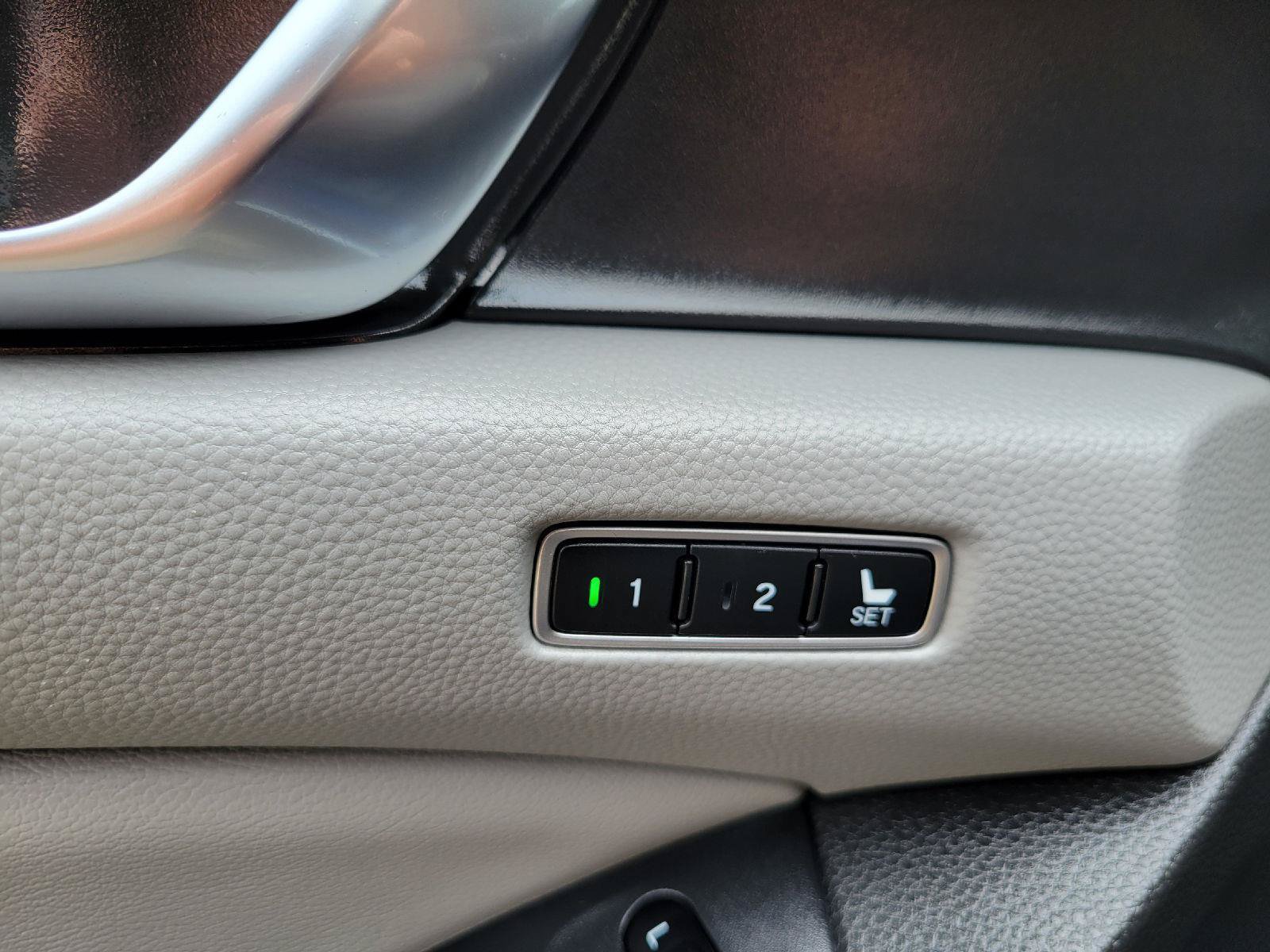 Used 2018 Honda Accord EX-L image 7