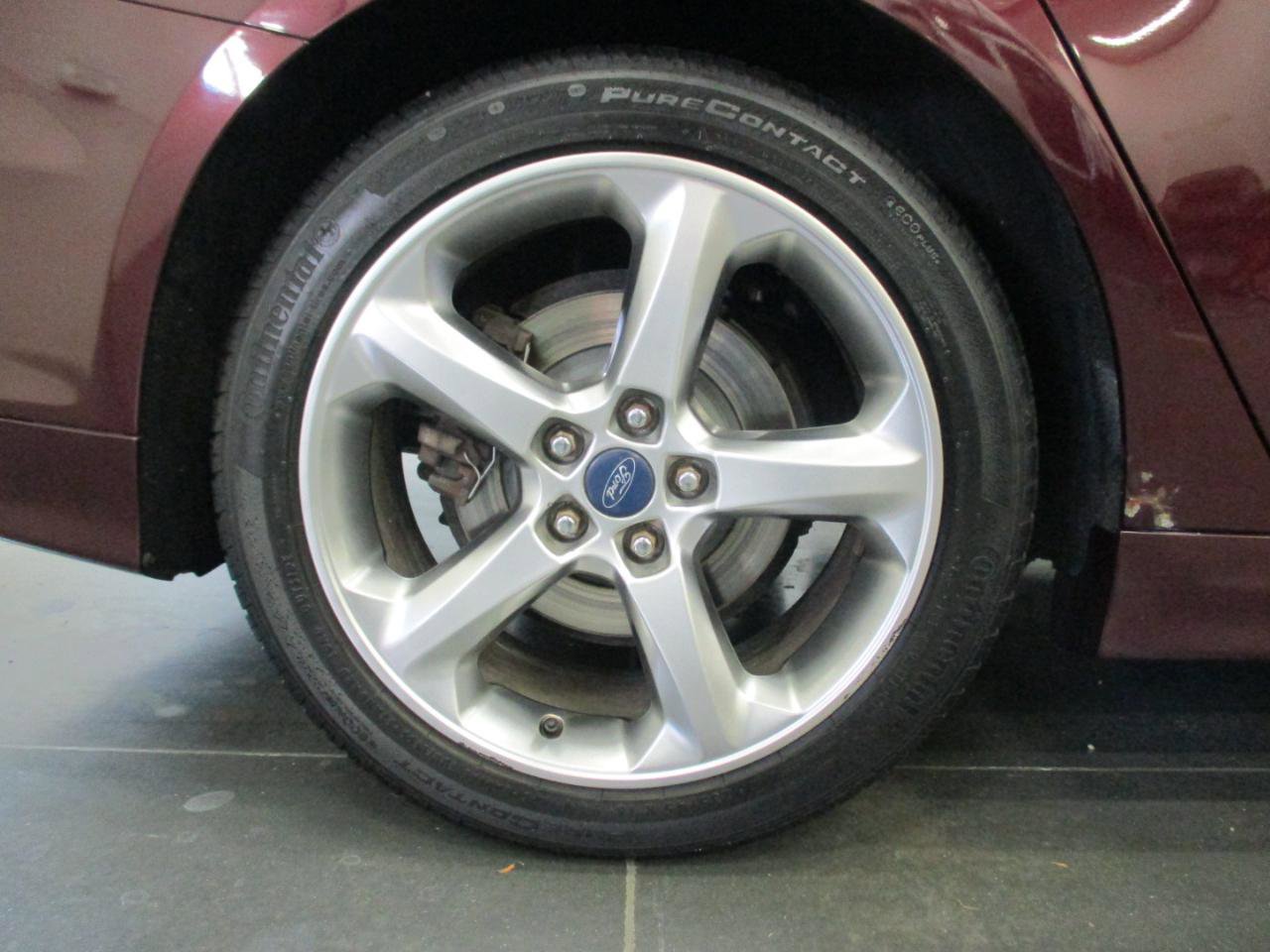 Used 2013 Ford Fusion SE FWD image 24
