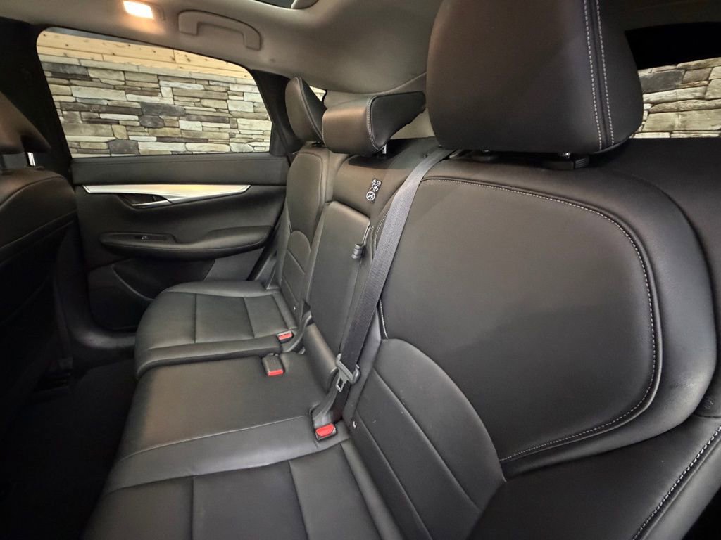 Used 2019 INFINITI QX50 Luxe w/ Navigation Package AWD/4WD image 32