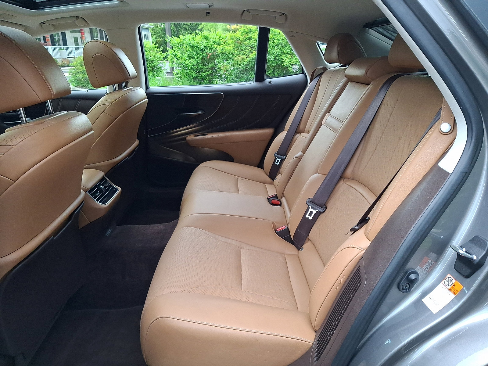 Used 2020 Lexus LS 500h AWD image 10