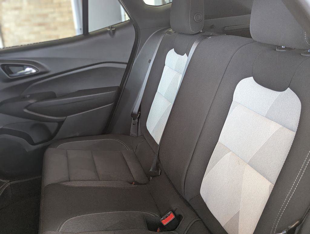 Used 2024 Chevrolet Trax RS w/ Driver Confidence Package FWD image 27