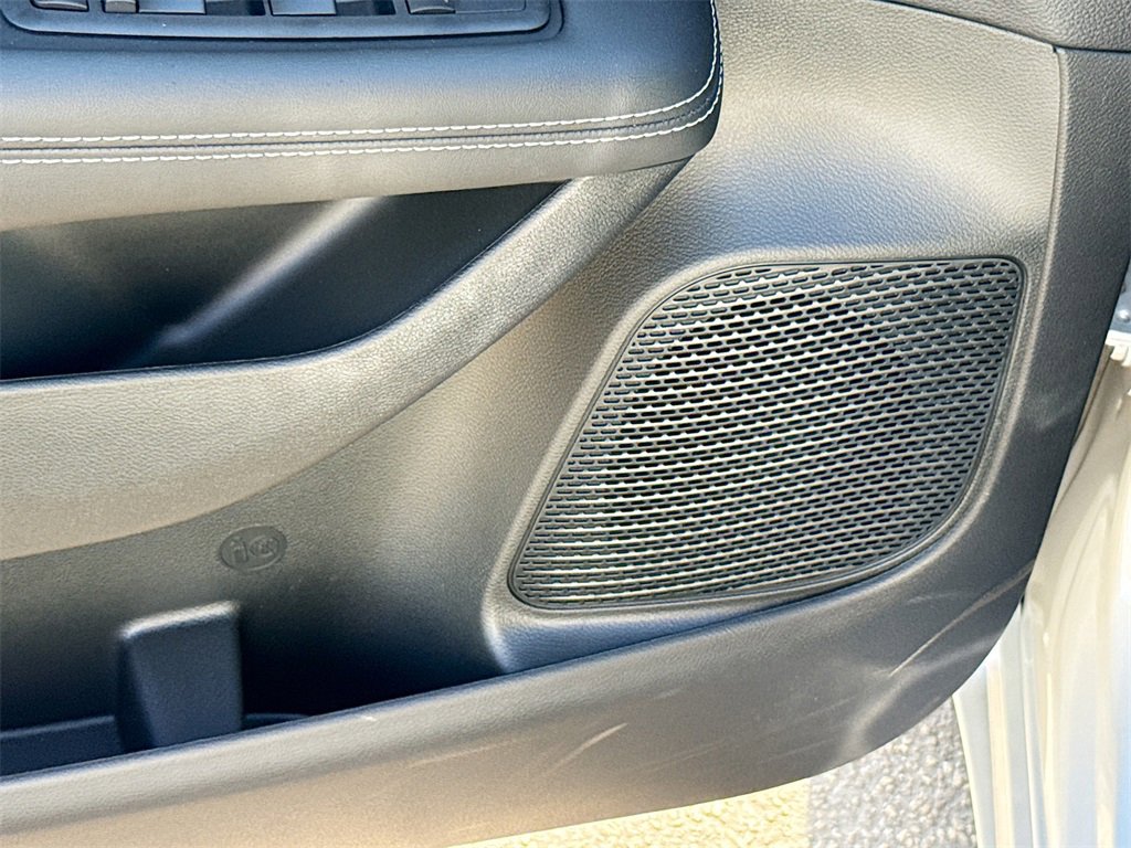 New 2026 Chrysler Pacifica Select image 18