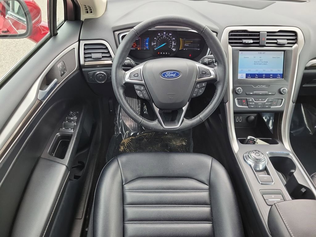 Used 2020 Ford Fusion SEL FWD image 11
