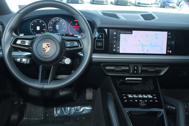 Certified 2025 Porsche Cayenne image 6